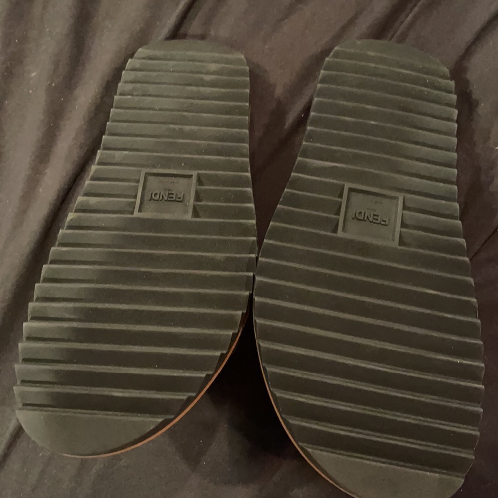 Fendi slides - Picture 2 of 2